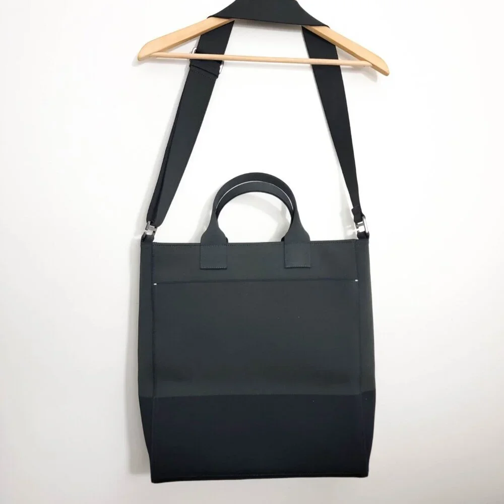Rothy's Carryall Tote in Forest Green Black